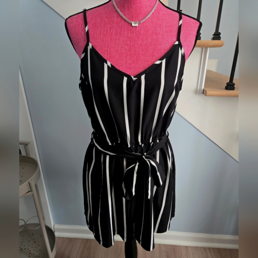 Black & White Striped Romper - Large - Like NEW